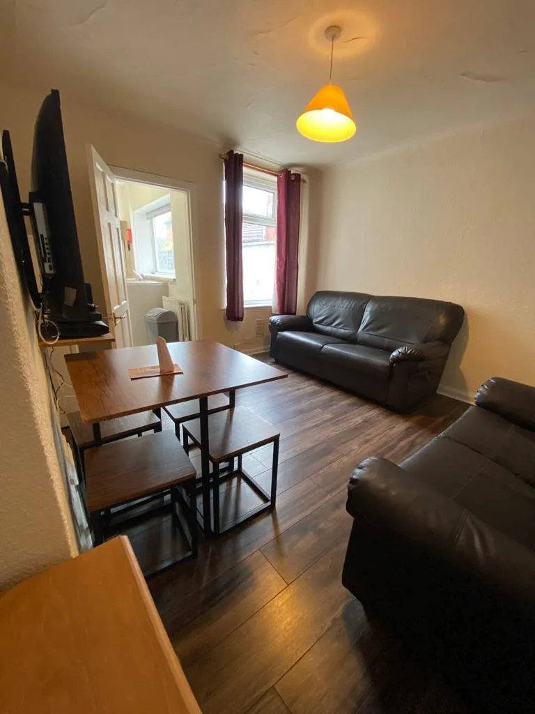 Moor Street, LN1 1PR - 4 Bed - Image 1